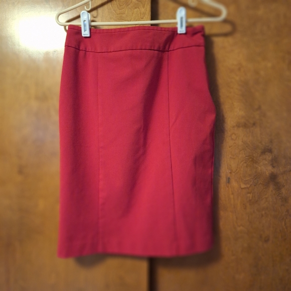 Elegant Red Women's Skirt - Picture 8 of 8